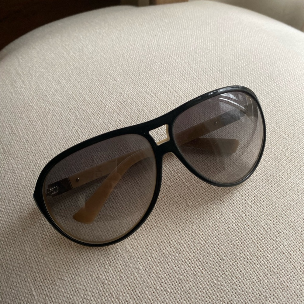 Marc Jacobs Black Aviator Sunglasses (from 2006)